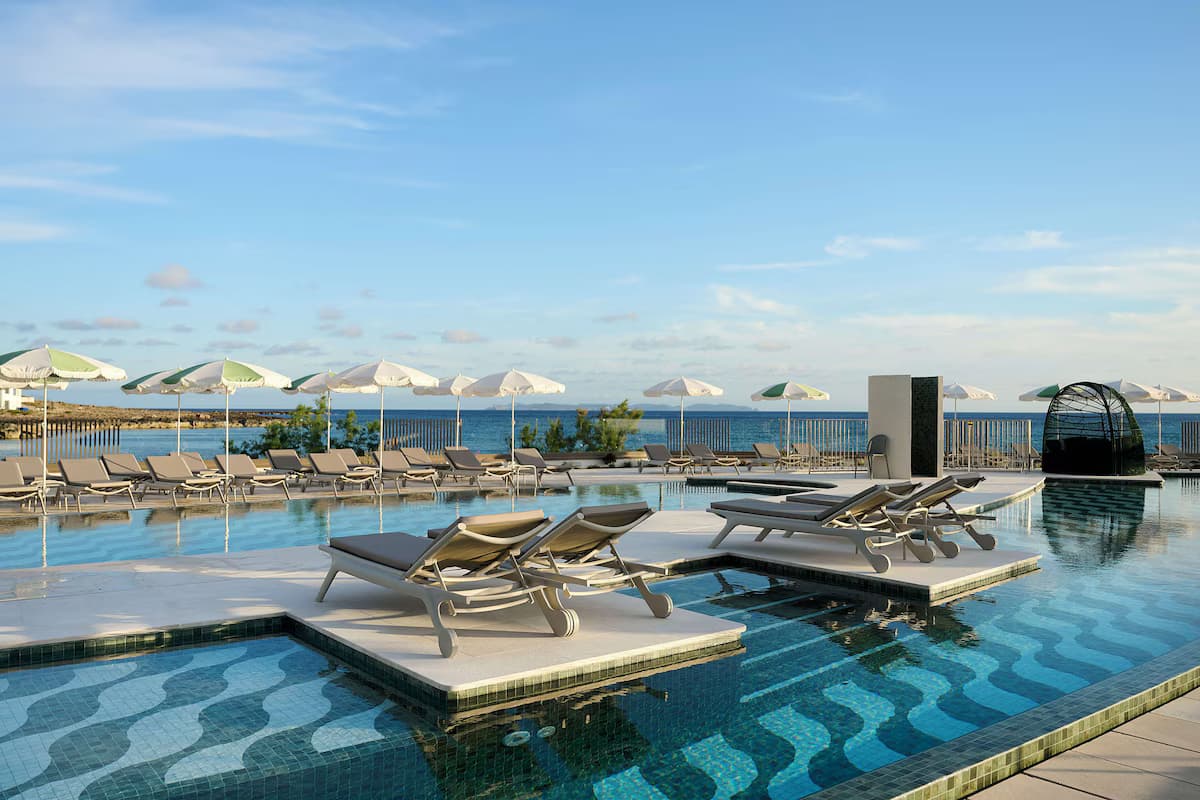 Resort Iberostar Es Trenc con dunas naturales y mar turquesa